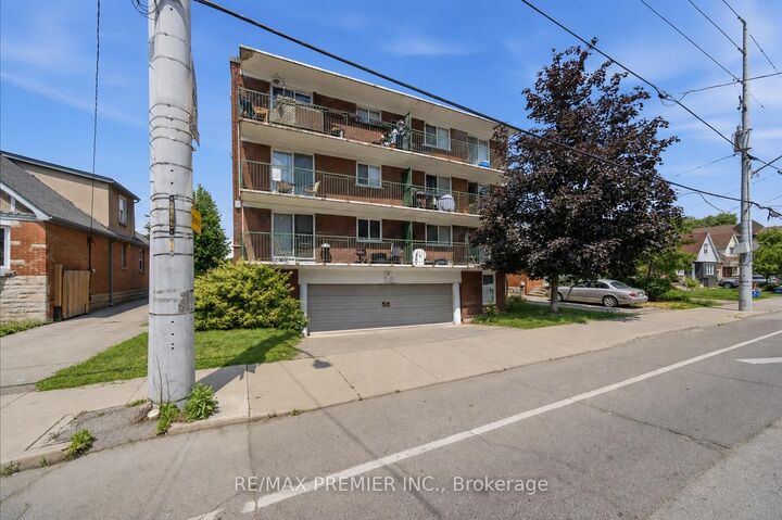 214 Wentworth Street S — photo 1