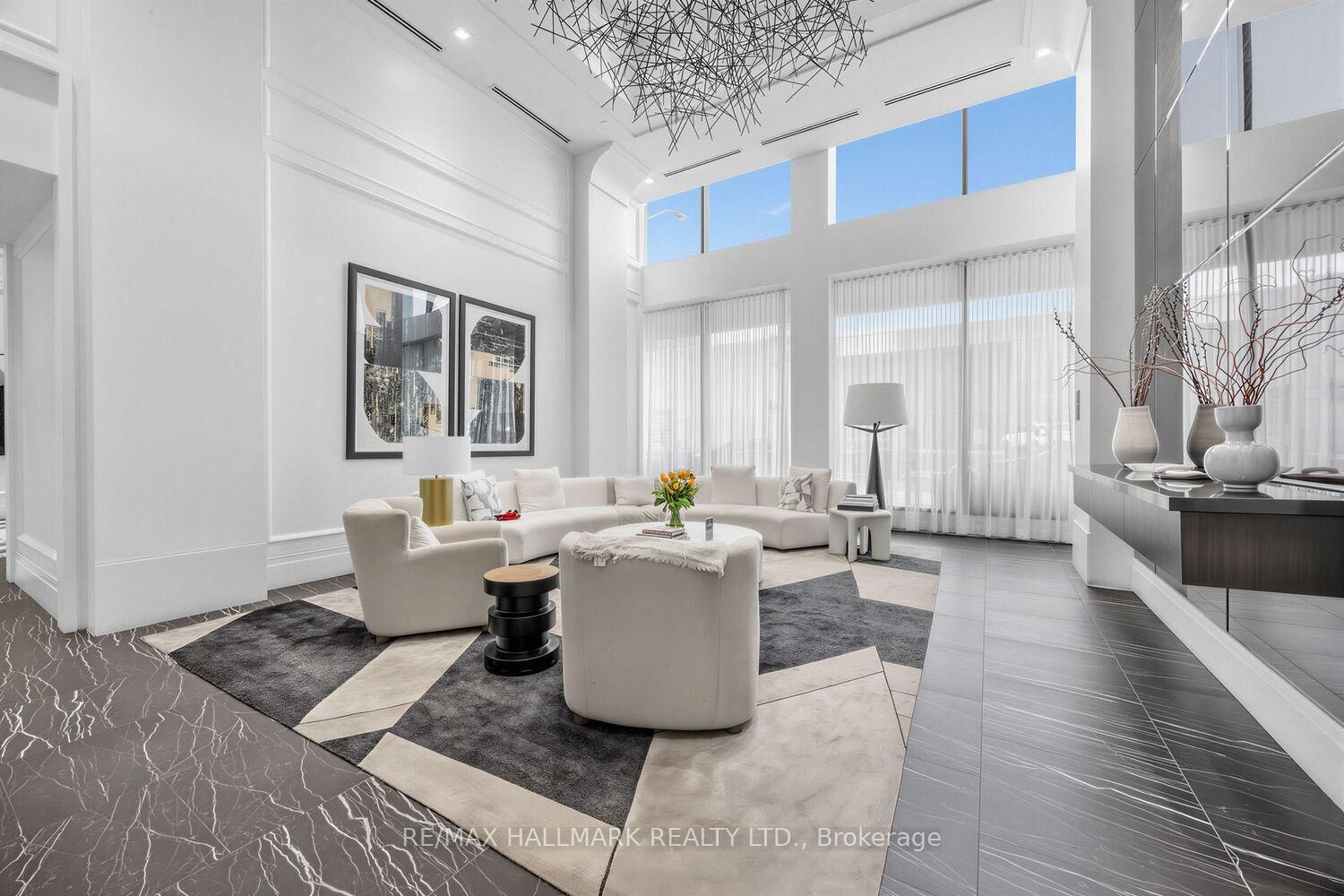 Property Photo:  33 Frederick Todd Way 902  ON M1S 2K2 