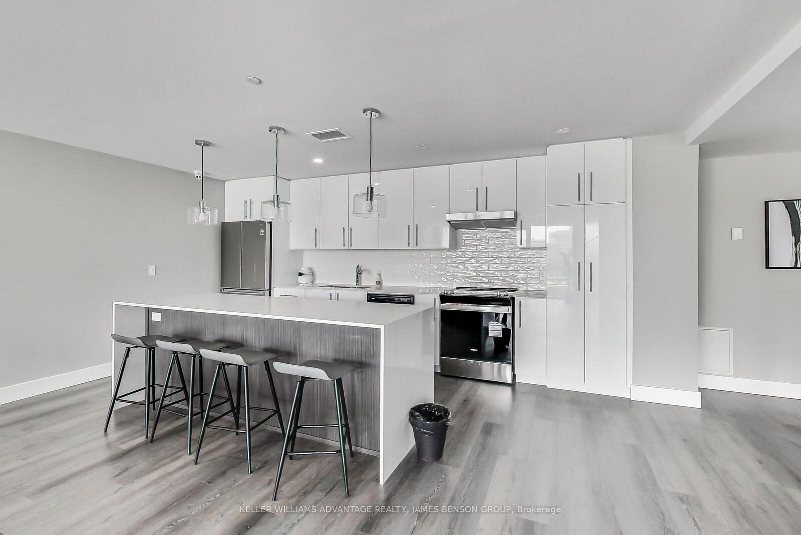 Property Photo:  15 Queen Street S 907  ON L8P 0C6 
