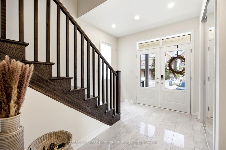 Property Photo: 7 Salt Creek Terrace ON L7C 4J2
