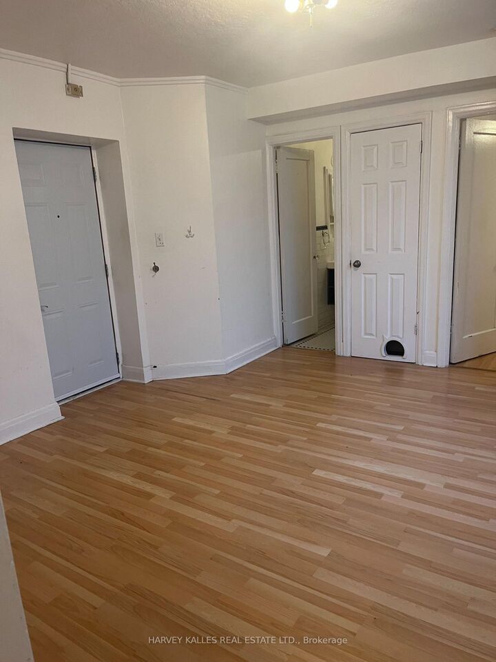 Property Photo: 3 Elm Grove Avenue 31 ON M6K 2H9