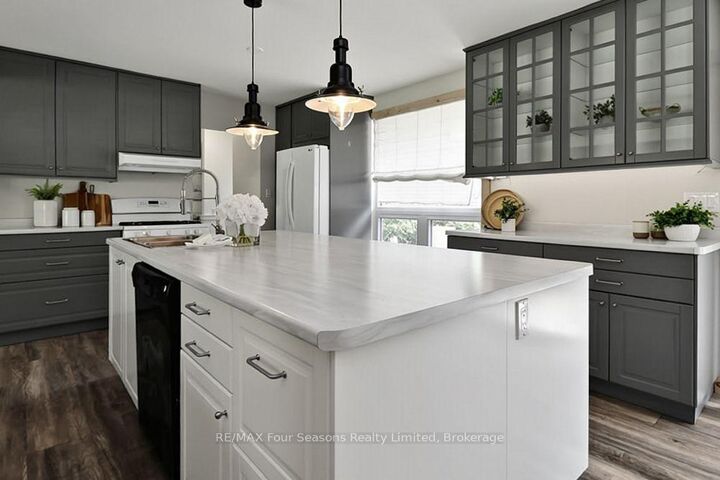 Property Photo: 1 Elgin Street ON L0M 1N0