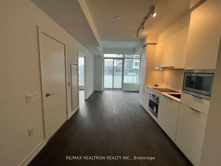 Property Photo:  7 Golden Lion Heights N1105  ON M2M 0C3 