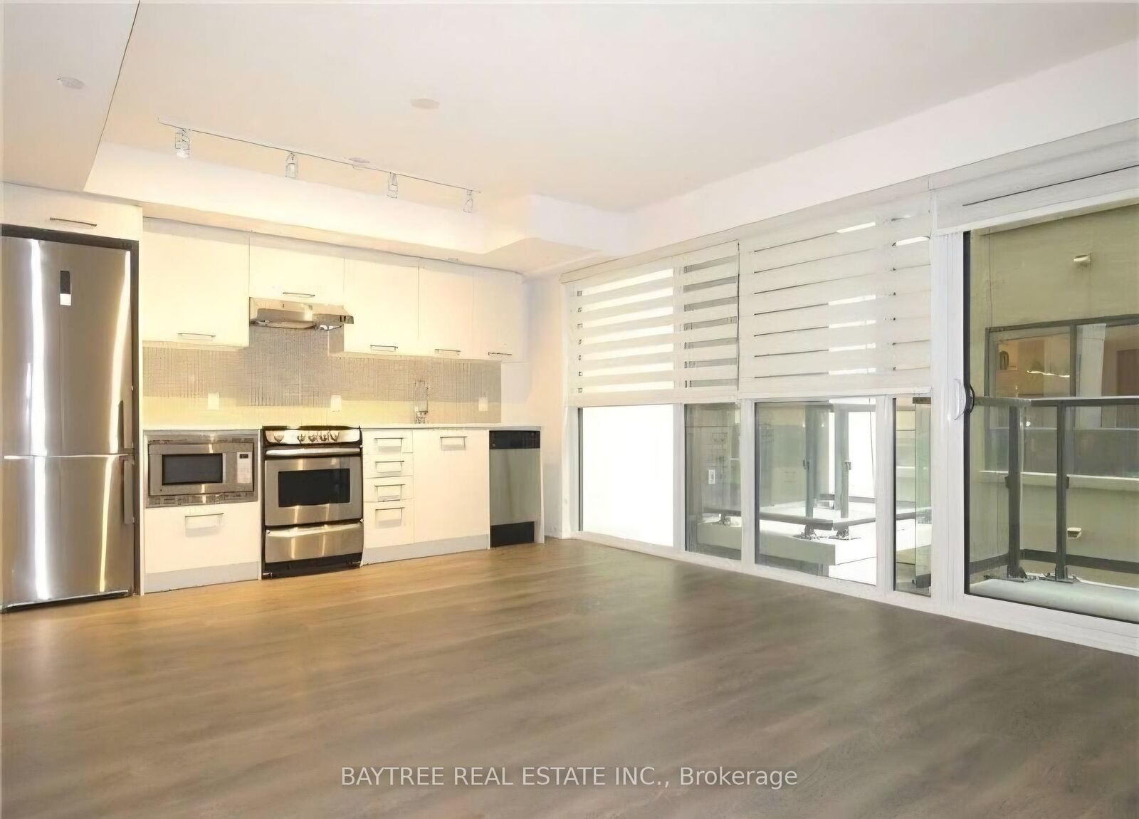 Property Photo:  87 Peter Street 1012  ON M5V 2G4 