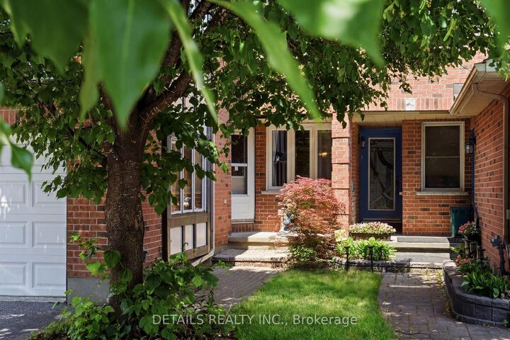 Property Photo:  24 Southport Drive  ON K1T 3E7 
