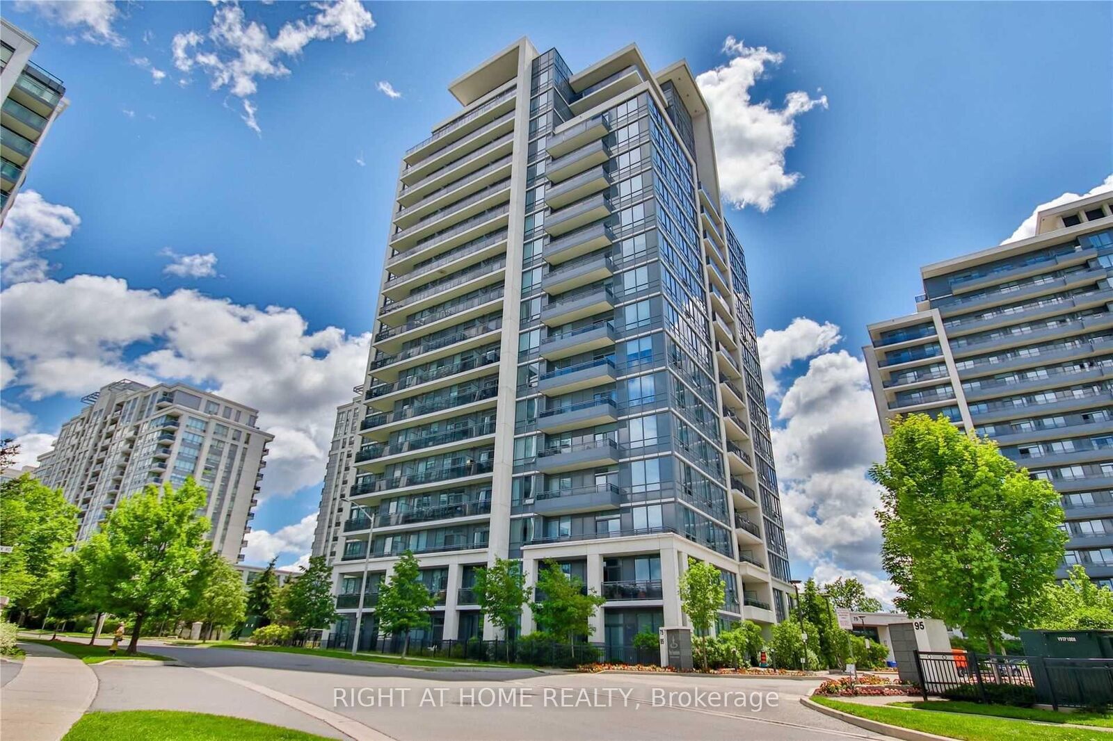 Property Photo:  85 North Park Road 1103  ON L4J 0H9 