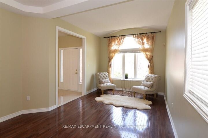 Property Photo:  24 Bosworth Street  ON L9K 1N8 
