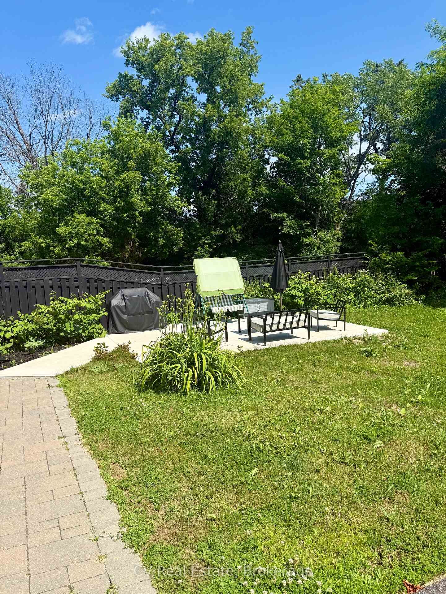 Property Photo:  2 Mahaffy Court 152  ON P1L 2A6 