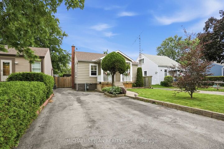 Property Photo: 272 Adeline Avenue ON L8H 5V3