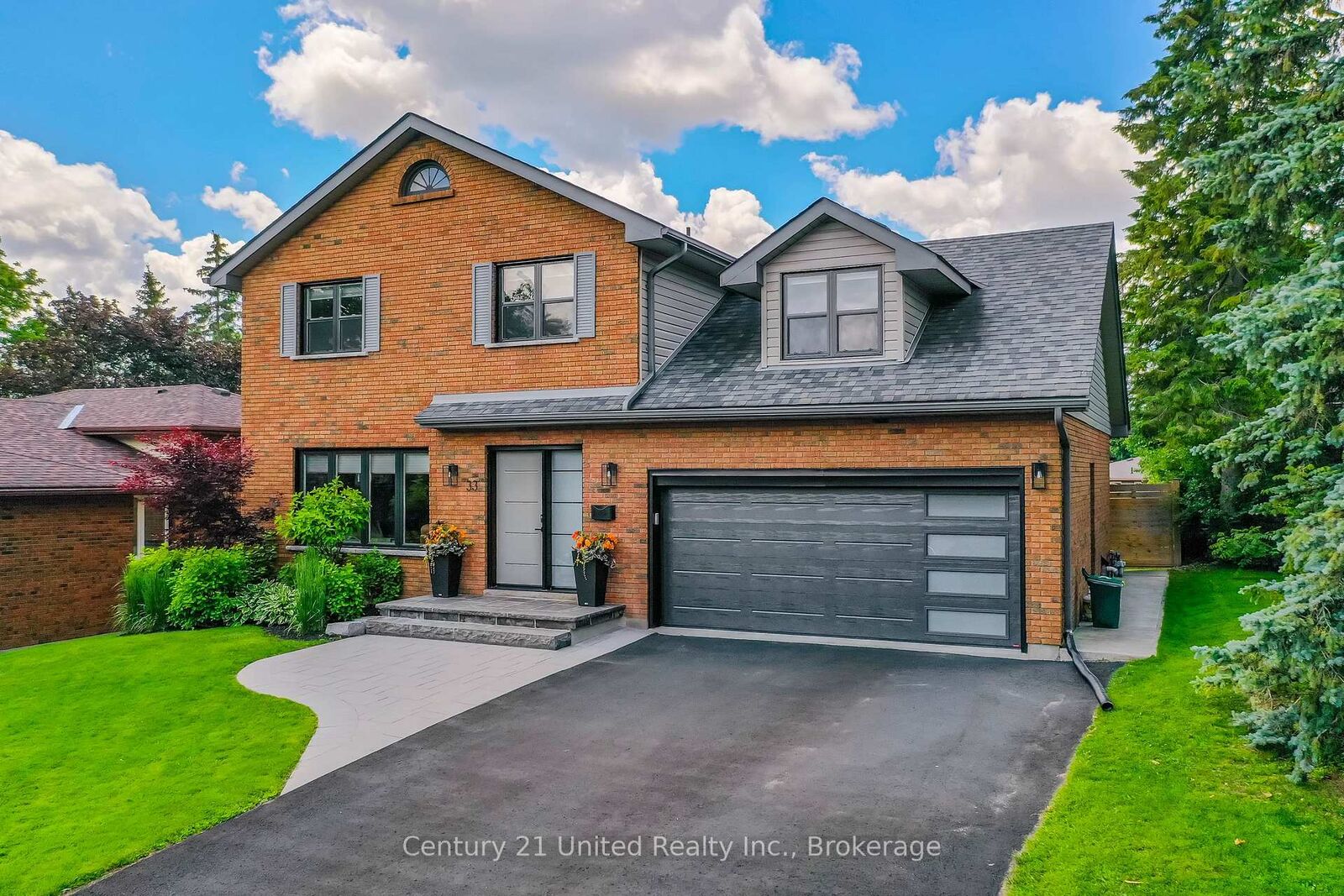 Property Photo:  33 Oakwood Crescent  ON K9J 1N2 