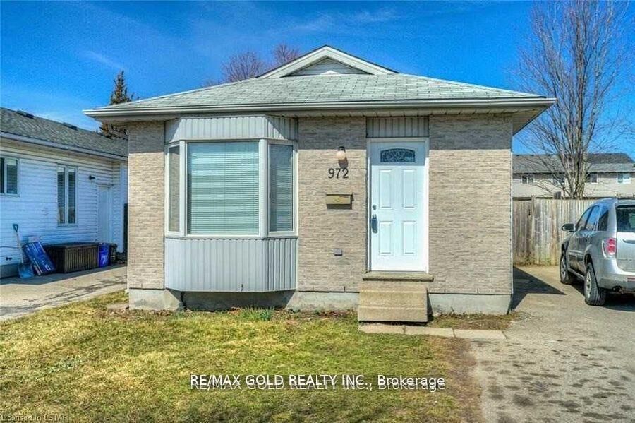 Property Photo:  972 Prosperity Court  ON N5V 5C7 