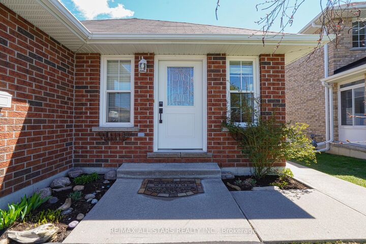 Property Photo:  14 Laurent Boulevard  ON K9V 6G3 