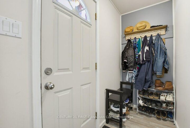 Property Photo:  3 Parkside Drive  ON N5R 3T8 