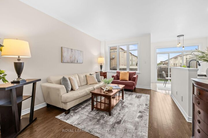 Property Photo:  34 Torbec Avenue  ON K2T 0B6 