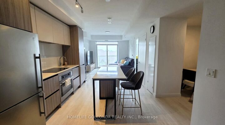 Property Photo: 8 Beverley Glen Boulevard 428 ON L4J 0L5