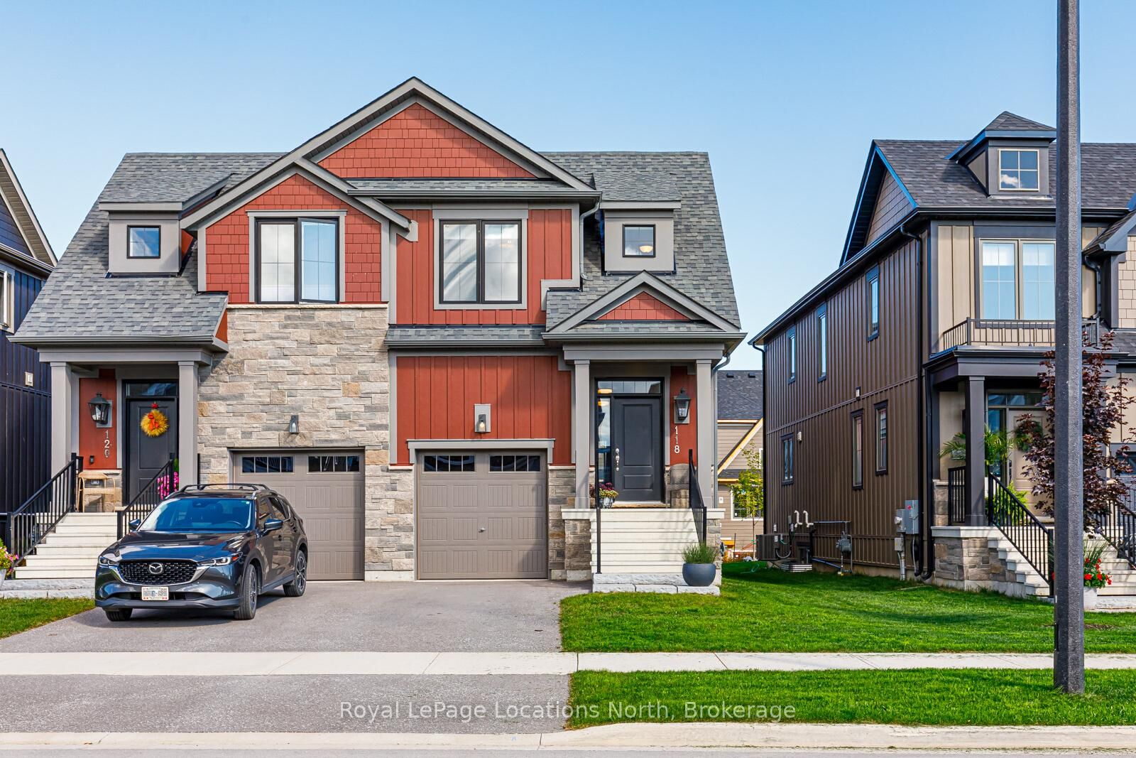 Property Photo: 118 Sycamore Street ON L9Y 4E2