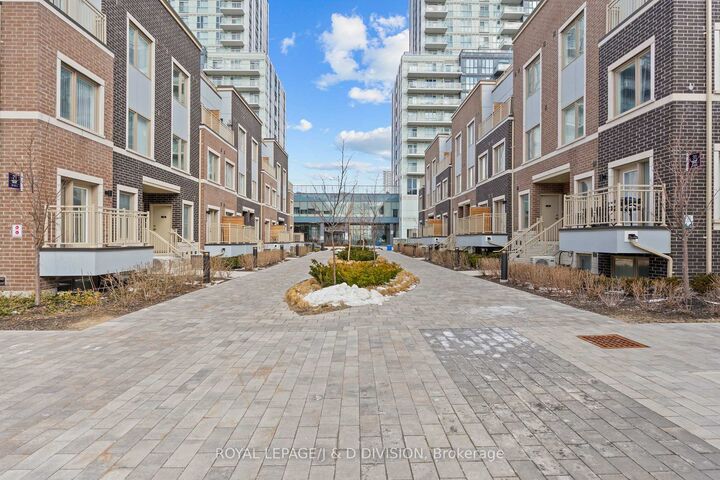 Property Photo: 31 Honeycrisp Crescent 57 ON L4K 0N6