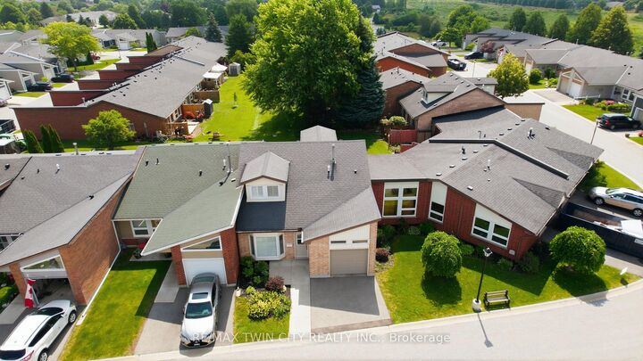 Property Photo:  29 Archdeacon Clark Trail  ON L9B 2M1 