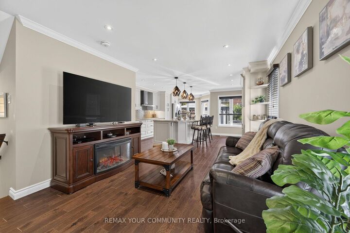 Property Photo: 126 Woodroof Crescent ON L4G 7H2