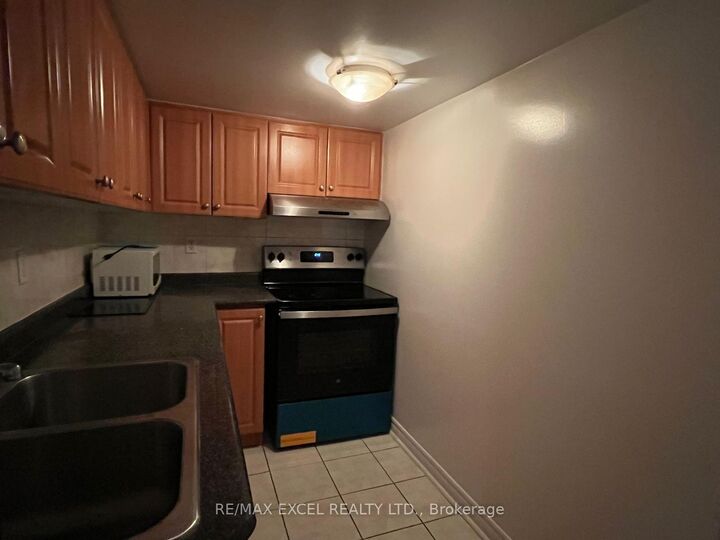 Property Photo:  267 Port Royal Trail Bsmt  ON M1V 2K2 