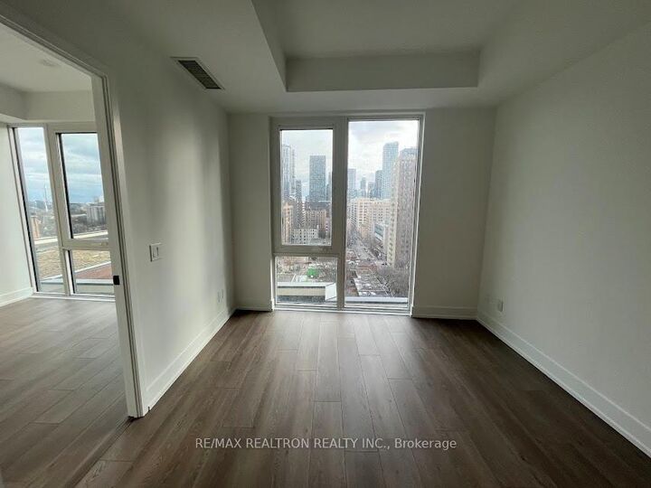 Property Photo:  308 Jarvis Street 1202  ON M5B 0E3 