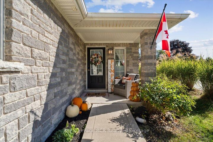 Property Photo:  1807 8th Avenue W  ON N4K 0A7 