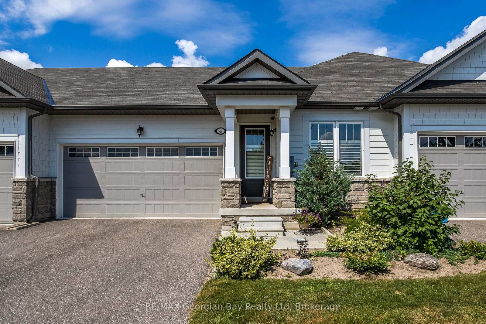 Property Photo:  4 Chatten Court  ON L4R 0G4 