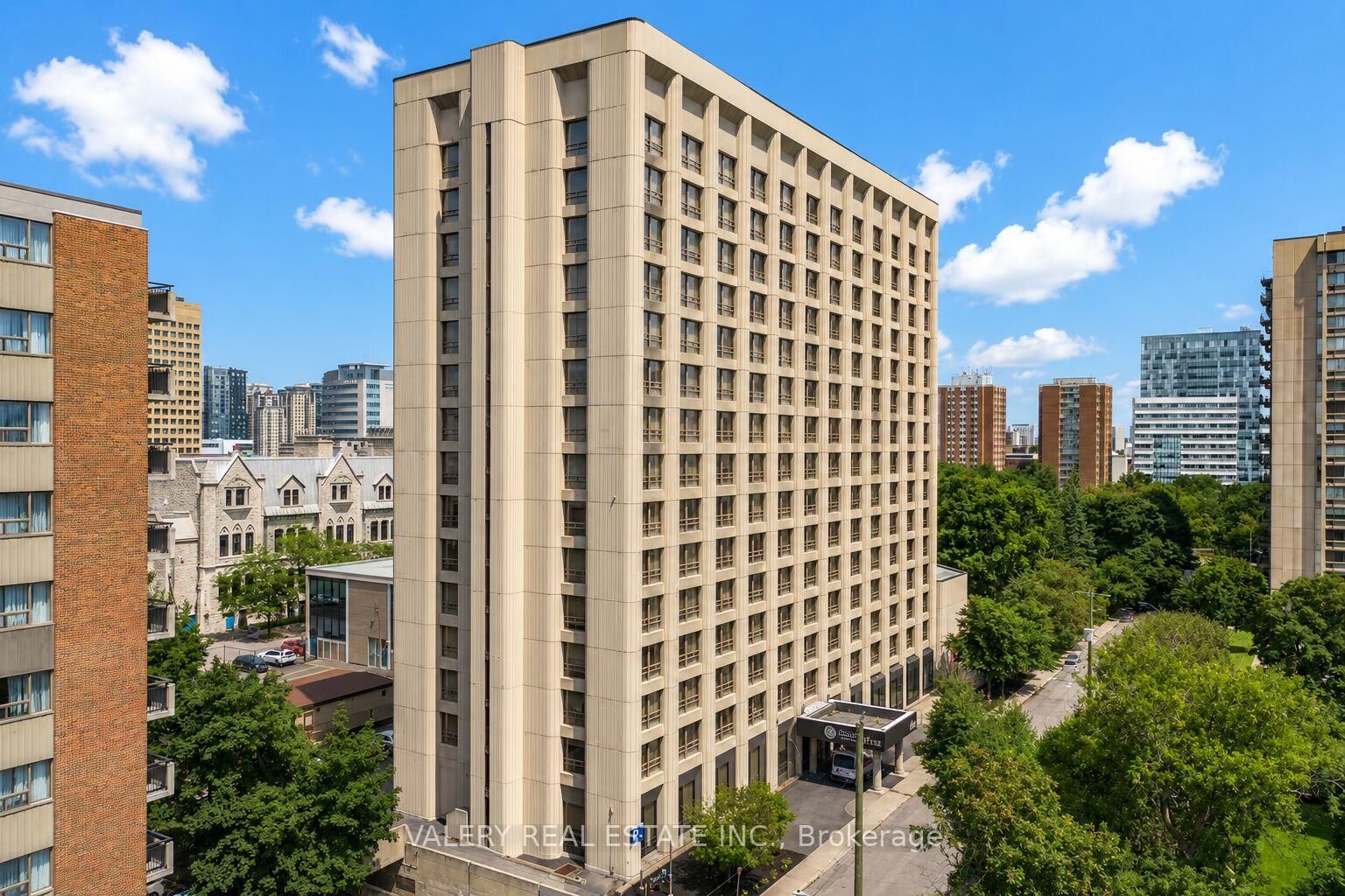 Property Photo:  111 Cooper Street 1015  ON K2P 2E3 
