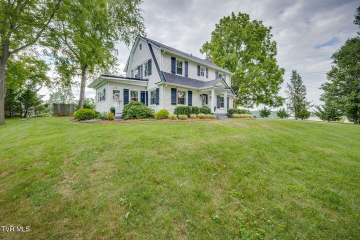 Property Photo: 494 Okolona Road TN 37601