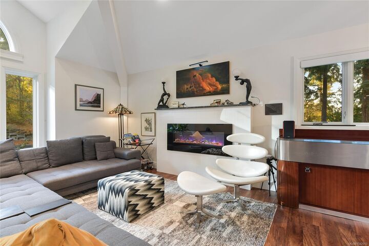 Property Photo: 851 Sayward Rd BC V8Y 1R5