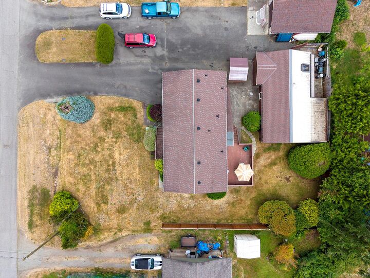 Property Photo: 2496 Crystal Dr BC V9N 9J9