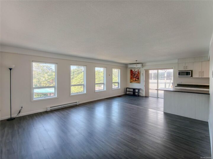 Property Photo: 729 Daffodil Ave BC V8Z 2S8