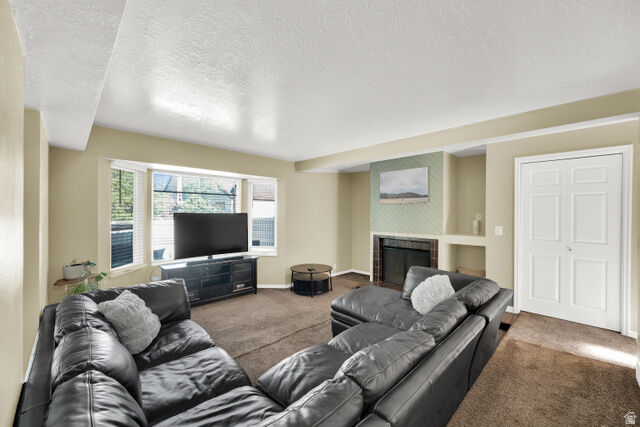 Property Photo: 4417 S Dunraven Dr UT 84119