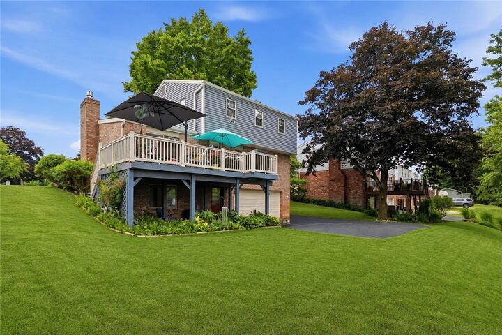 Property Photo: 118 Brookmeade Dr PA 15237