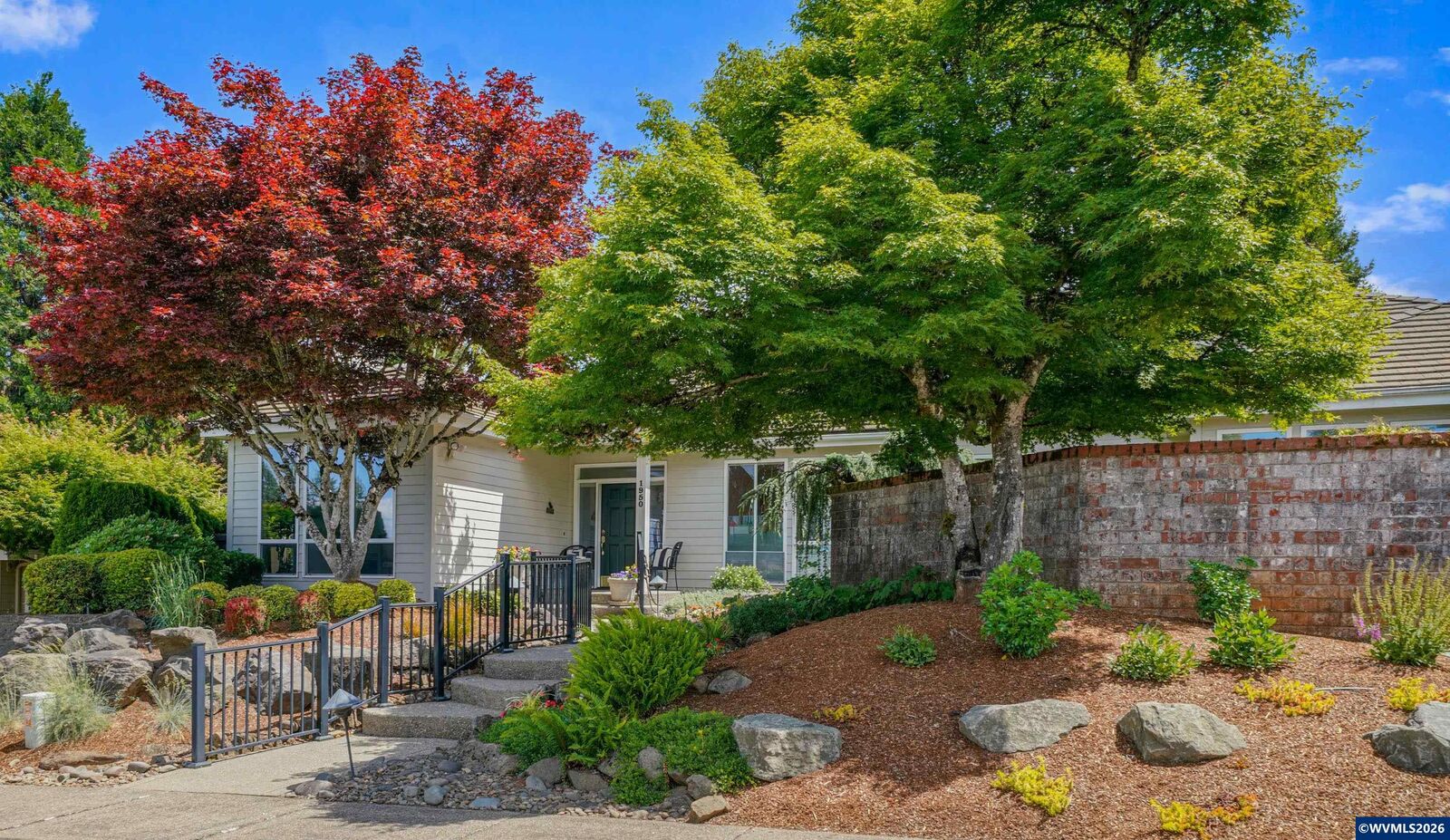 Property Photo: 1950 Spicetree Ln SE OR 97306