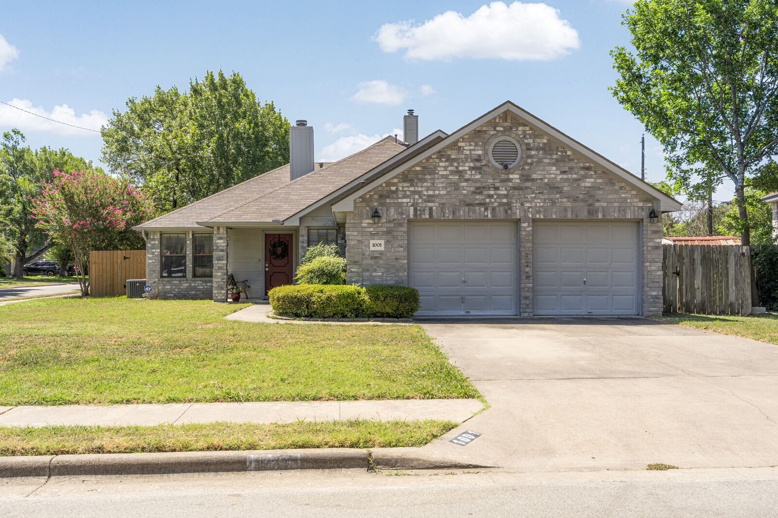 Property Photo: 1001 Cedar Falls Street TX 78681