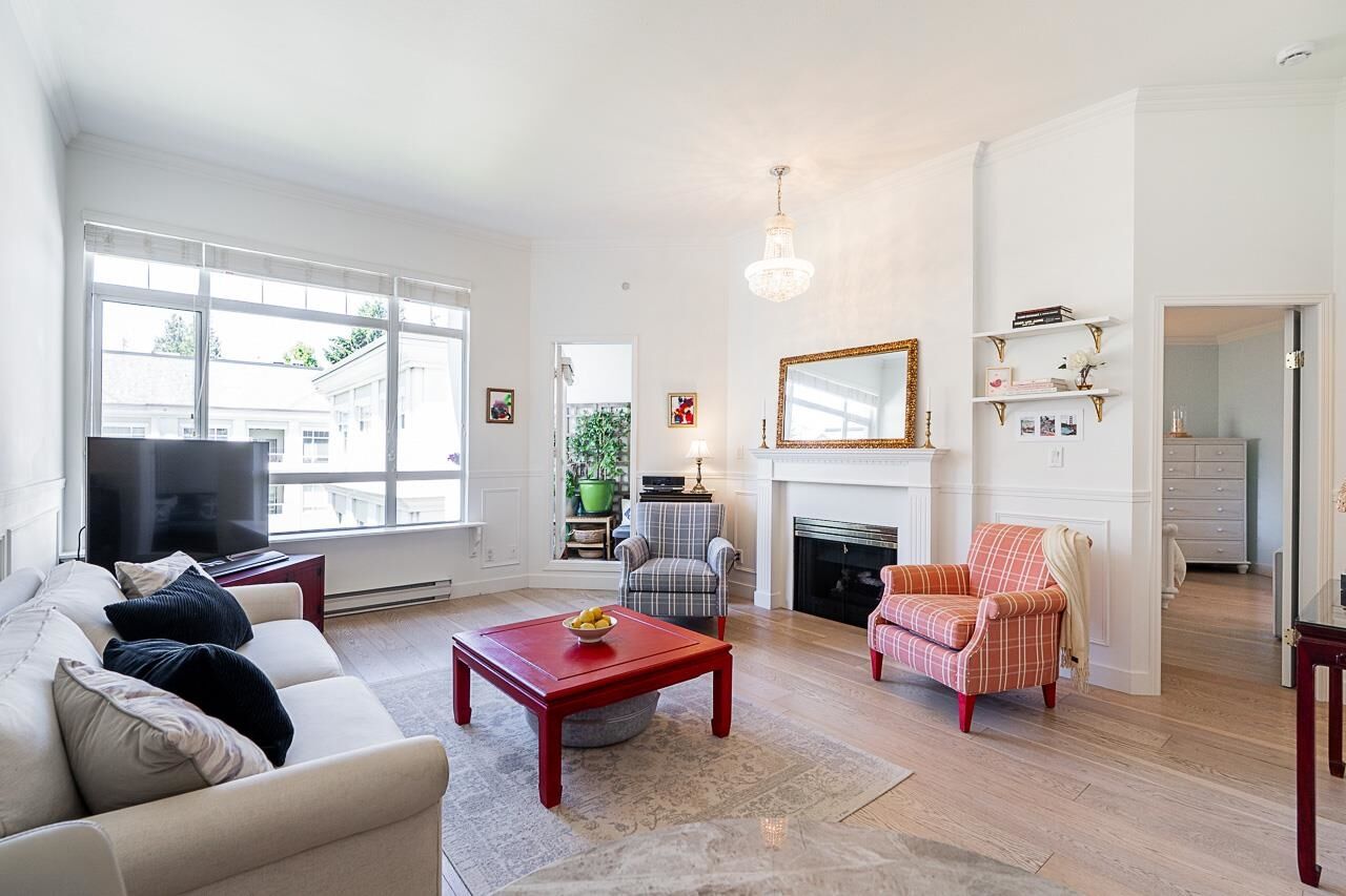 Property Photo: 5735 Hampton Place 405 BC V6T 2G8