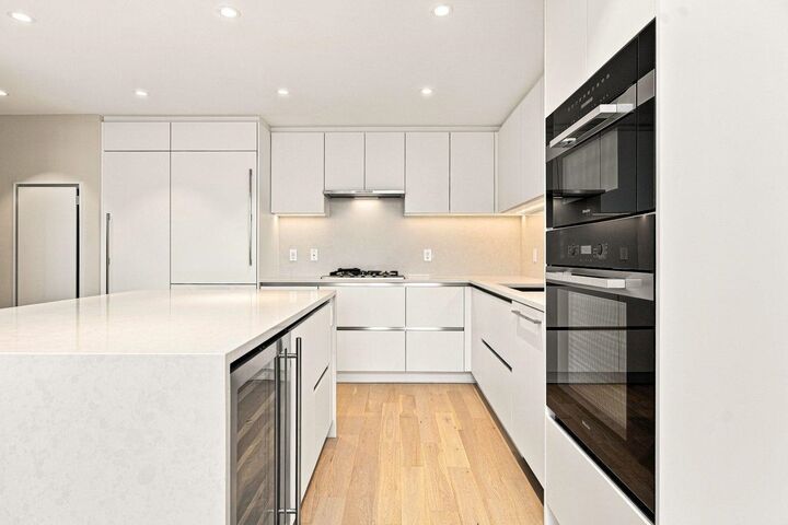 Property Photo: 485 W 42nd Avenue 601 BC V5Y 2T3