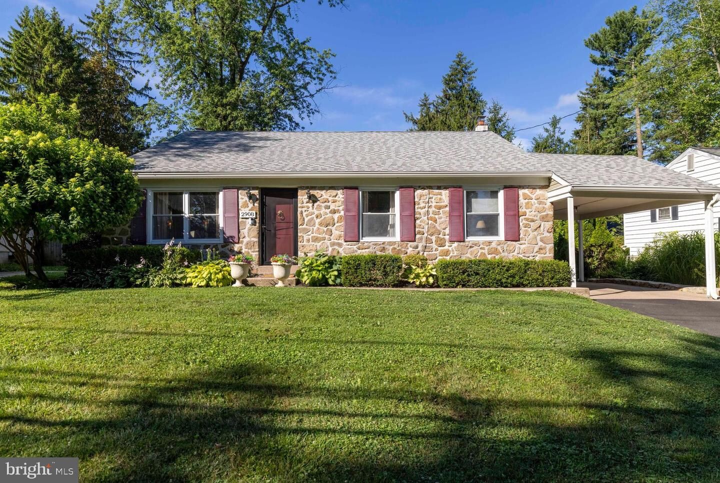 Property Photo: 2908 Old Welsh Road PA 19090