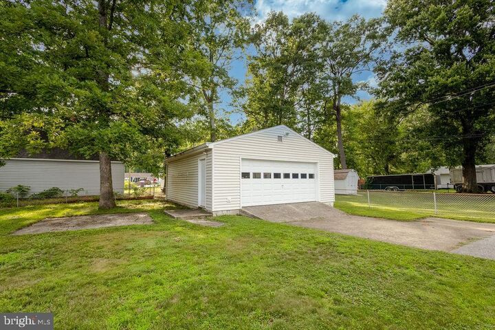 Property Photo: 810 Kenyon Avenue MD 20602