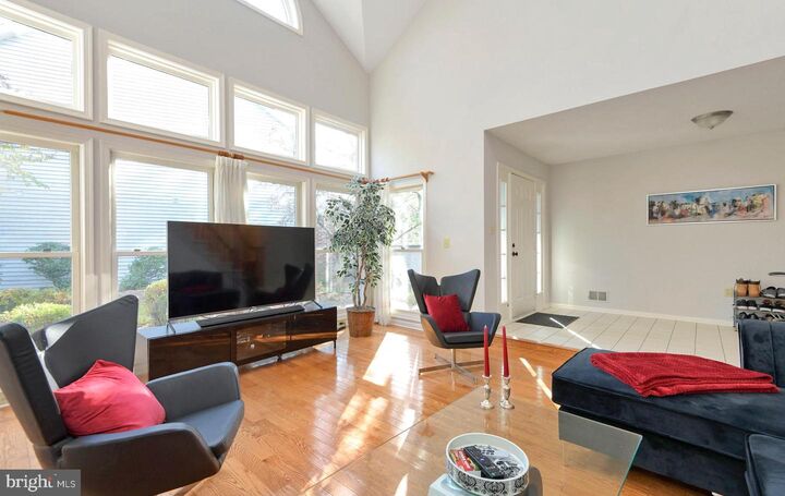 Property Photo: 9 Thorngate Court NJ 08540