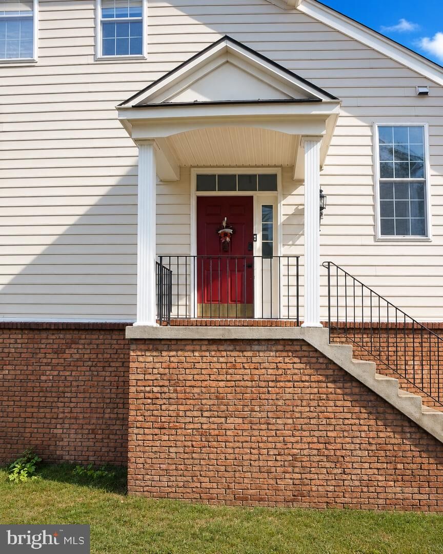 Property Photo: 42704 Sandman Terrace VA 20152