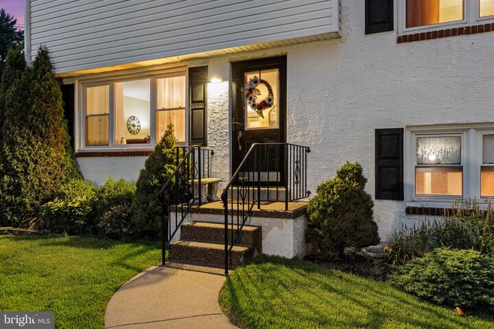 Property Photo:  206 New Road  PA 19044 