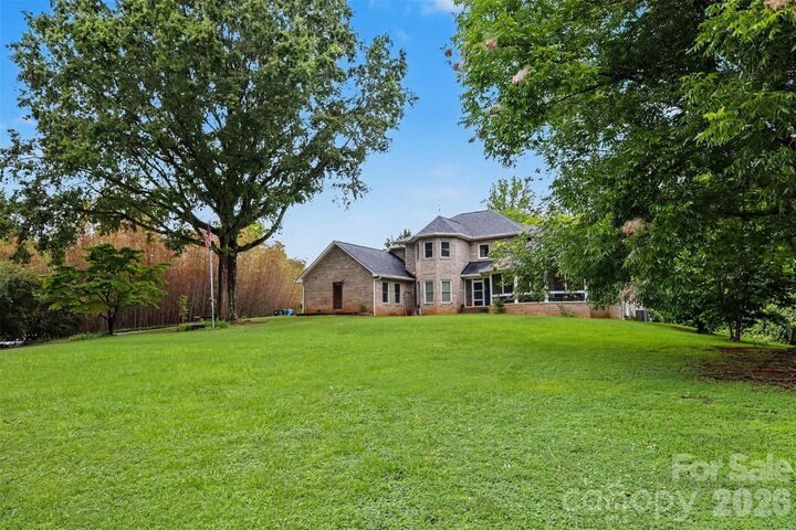 Property Photo:  176 Eeb Lane  NC 28625 