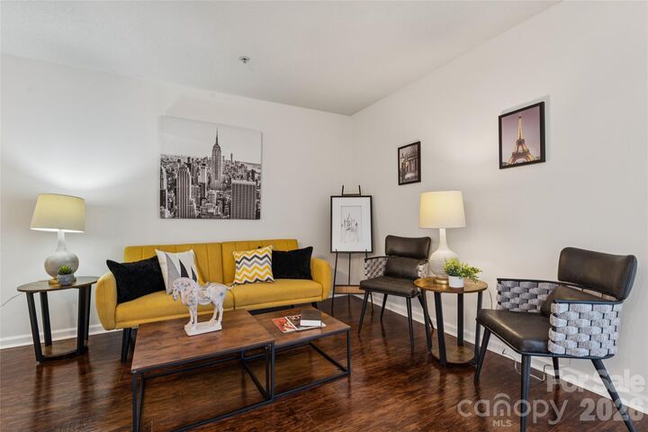 Property Photo: 1620 Arlyn Circle L NC 28213