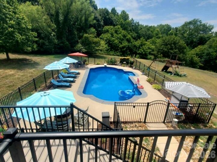Property Photo:  2637 Pamlico Drive  NC 28152 