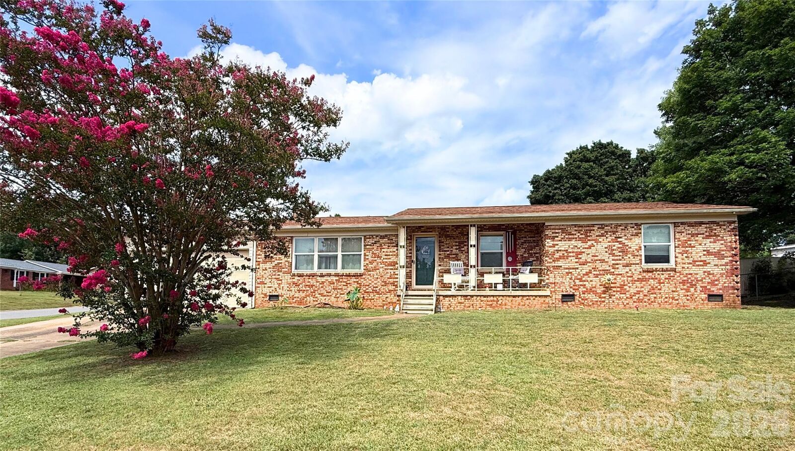 Property Photo:  1206 Wyanoke Avenue  NC 28152 