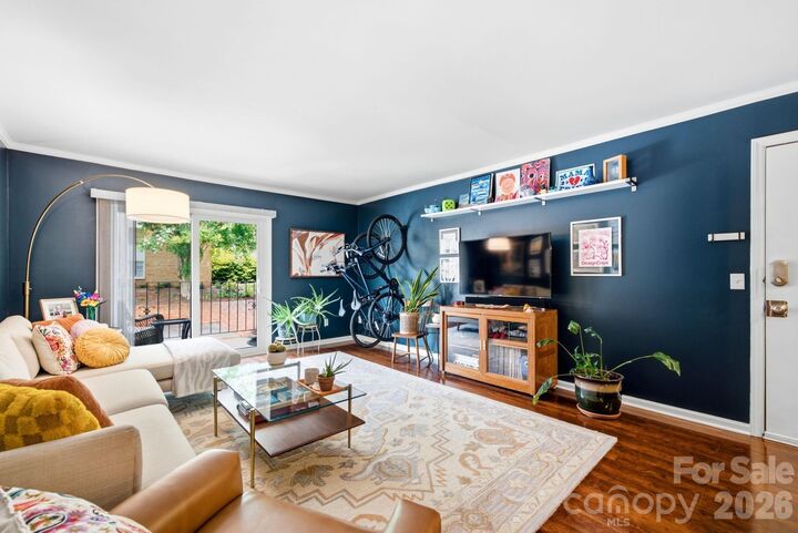 Property Photo: 4739 Hedgemore Drive NC 28209