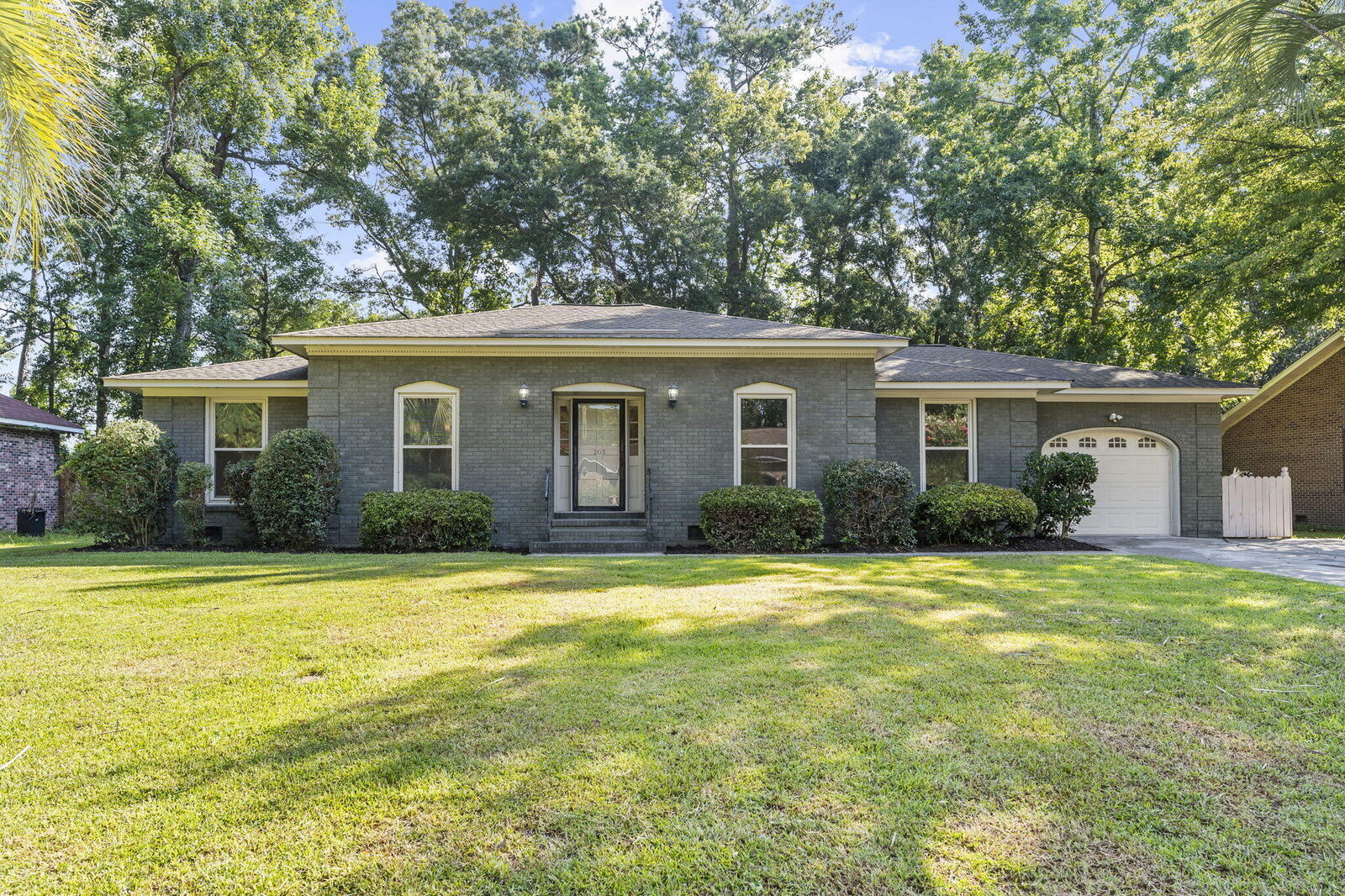 Property Photo: 203 Stratford Drive SC 29485