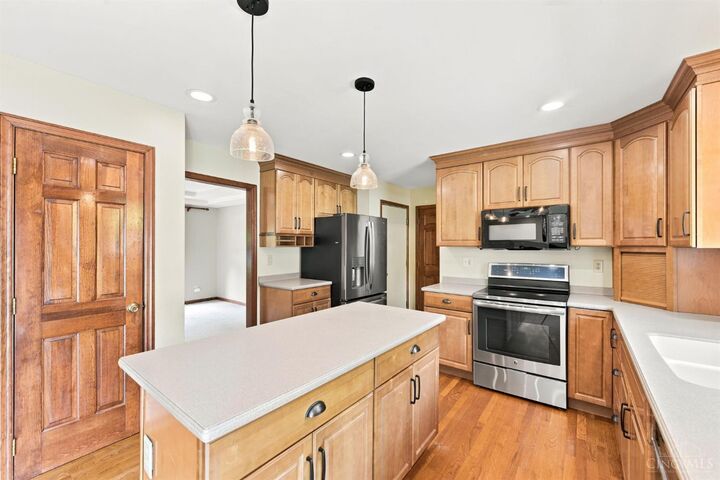 Property Photo: 6980 Dovehill Lane OH 45248